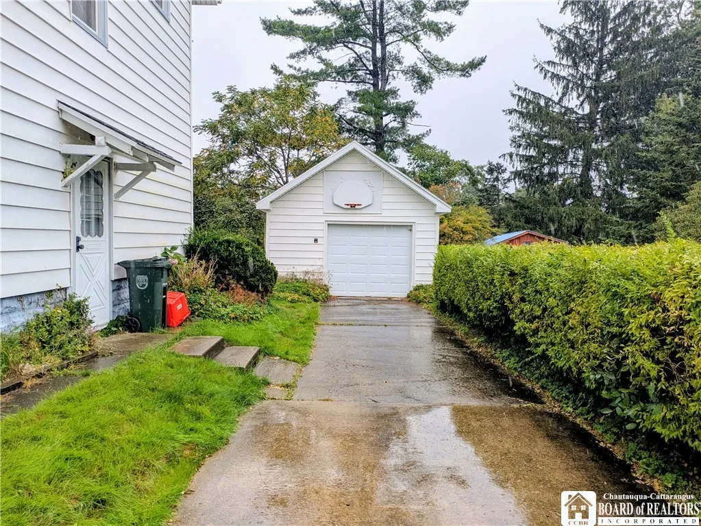 392 Broadhead Avenue, Jamestown, New York 14701, Jamestown, New York 14701, 3 Bedrooms Bedrooms, 8 Rooms Rooms,1 BathroomBathrooms,Residential,For Sale,392 Broadhead Avenue, Jamestown, New York 14701,0,R1635562