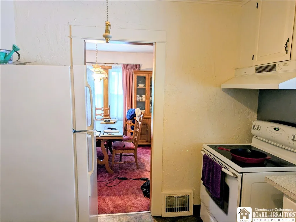 392 Broadhead Avenue, Jamestown, New York 14701, Jamestown, New York 14701, 3 Bedrooms Bedrooms, 8 Rooms Rooms,1 BathroomBathrooms,Residential,For Sale,392 Broadhead Avenue, Jamestown, New York 14701,0,R1635562