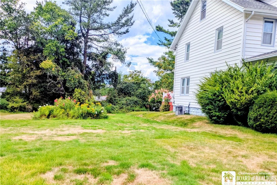 392 Broadhead Avenue, Jamestown, New York 14701, Jamestown, New York 14701, 3 Bedrooms Bedrooms, 8 Rooms Rooms,1 BathroomBathrooms,Residential,For Sale,392 Broadhead Avenue, Jamestown, New York 14701,0,R1635562