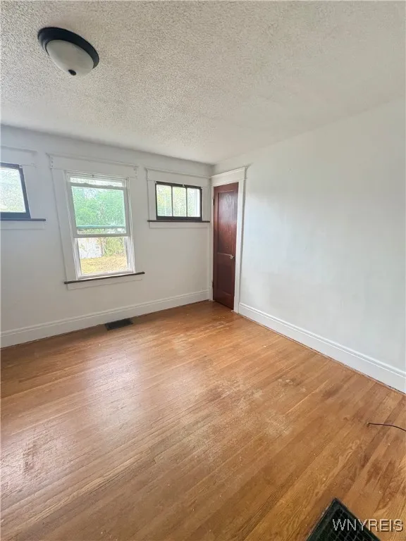 144 Ivanhoe Road, Cheektowaga, New York 14215, Cheektowaga, New York 14215, 5 Bedrooms Bedrooms, ,2 BathroomsBathrooms,Residential,For Sale,144 Ivanhoe Road, Cheektowaga, New York 14215,0,B1632655