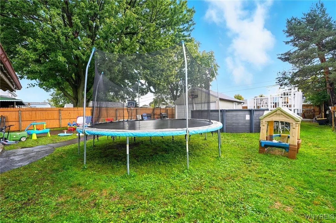 105 Seminole Parkway, Cheektowaga, New York 14225, Cheektowaga, New York 14225, 3 Bedrooms Bedrooms, 6 Rooms Rooms,2 BathroomsBathrooms,Residential,For Sale,105 Seminole Parkway, Cheektowaga, New York 14225,0,B1635830