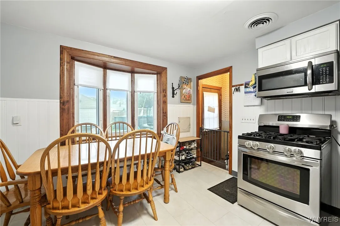 105 Seminole Parkway, Cheektowaga, New York 14225, Cheektowaga, New York 14225, 3 Bedrooms Bedrooms, 6 Rooms Rooms,2 BathroomsBathrooms,Residential,For Sale,105 Seminole Parkway, Cheektowaga, New York 14225,0,B1635830
