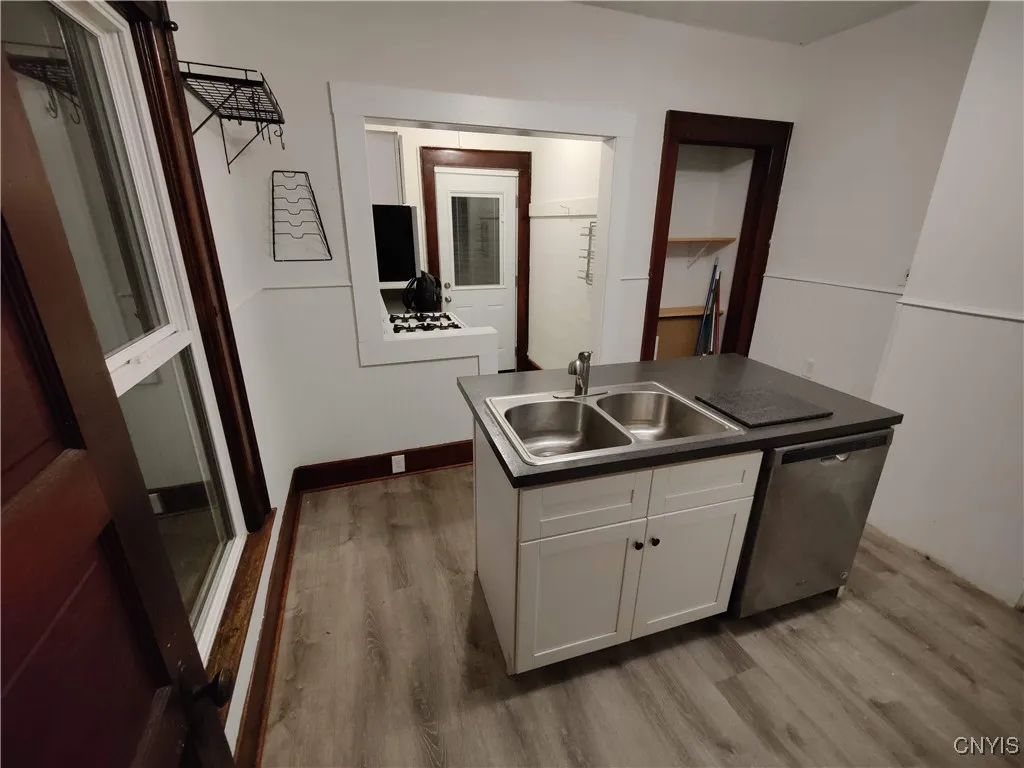 251 Tennyson Avenue, Syracuse, New York 13204, Syracuse, New York 13204, 4 Bedrooms Bedrooms, 8 Rooms Rooms,2 BathroomsBathrooms,Residential Lease,For Rent,251 Tennyson Avenue, Syracuse, New York 13204,0,S1635824