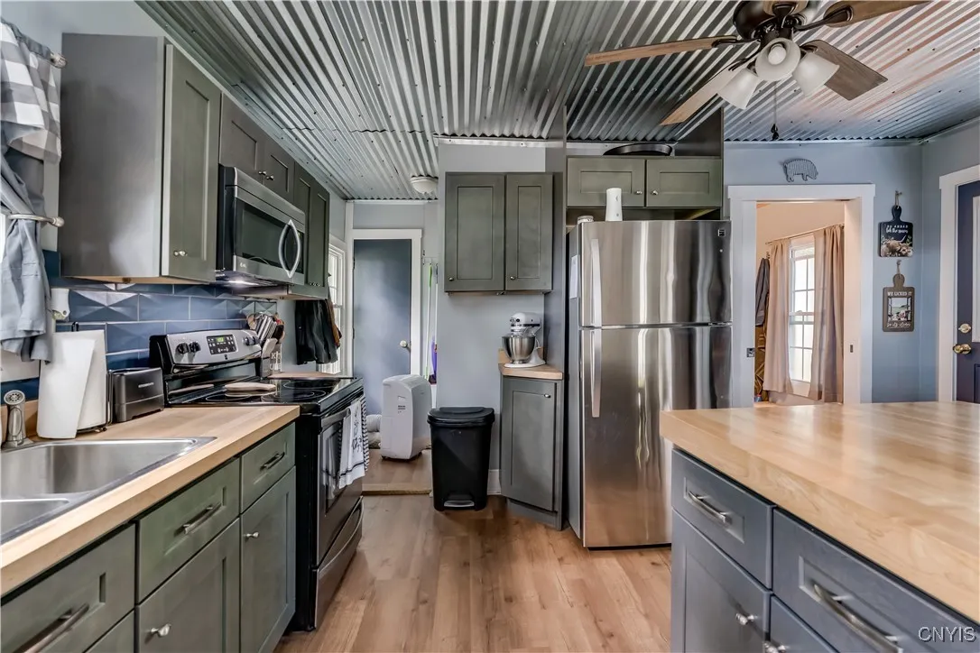 9 Redfield Street, Constantia, New York 13044, Constantia, New York 13044, 2 Bedrooms Bedrooms, 6 Rooms Rooms,1 BathroomBathrooms,Residential,Closed,9 Redfield Street, Constantia, New York 13044,0,S1635991