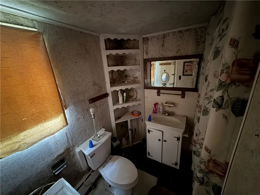 815 State Highway 165, Roseboom, New York 13320, Roseboom, New York 13320, 4 Bedrooms Bedrooms, 8 Rooms Rooms,1 BathroomBathrooms,Residential,For Sale,815 State Highway 165, Roseboom, New York 13320,0,R1635179