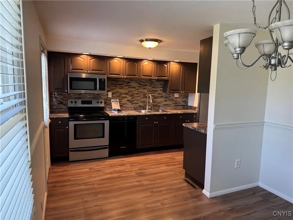 Dining room/kitchen