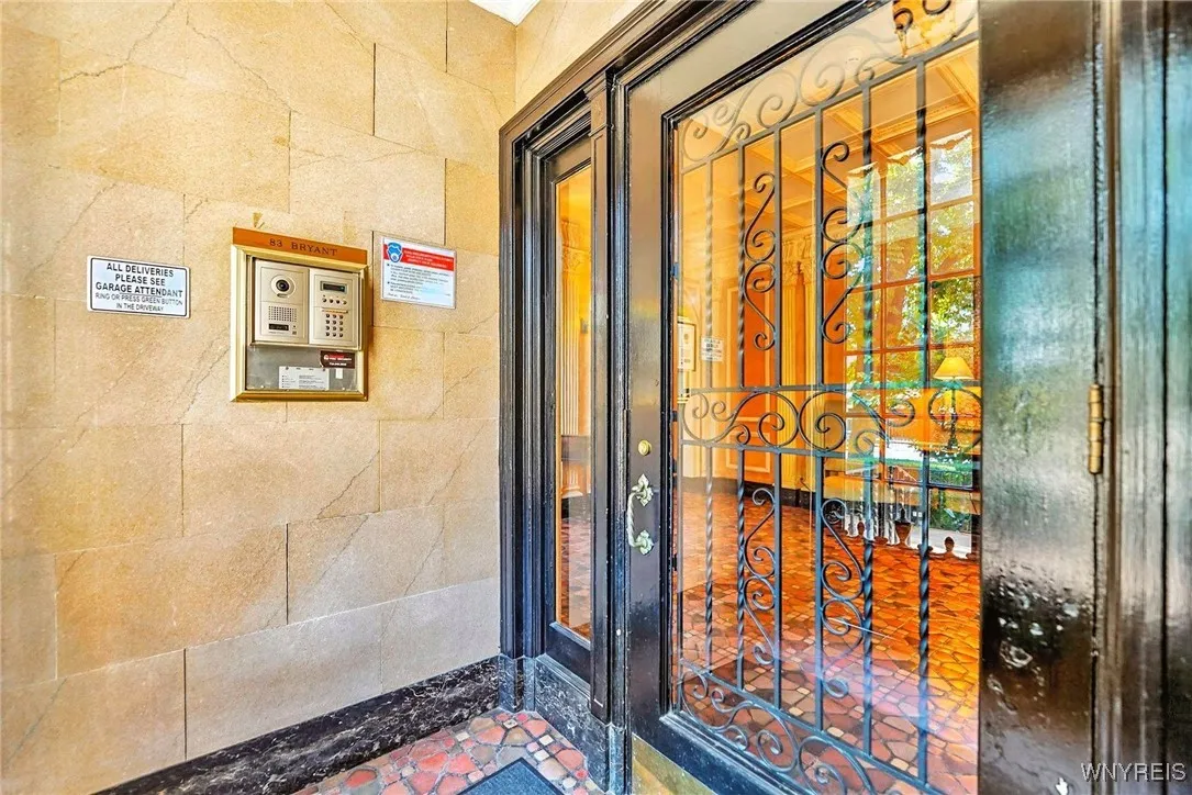 83 Bryant Street, Buffalo, New York 14209, Buffalo, New York 14209, 1 Bedroom Bedrooms, 3 Rooms Rooms,1 BathroomBathrooms,Residential,For Sale,83 Bryant Street, Buffalo, New York 14209,0,B1636036