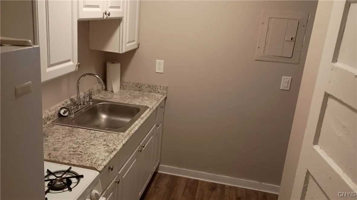 223 State Street, Watertown City, New York 13601, Watertown City, New York 13601, 1 Bedroom Bedrooms, 4 Rooms Rooms,1 BathroomBathrooms,Residential Lease,For Rent,223 State Street, Watertown City, New York 13601,0,S1636073