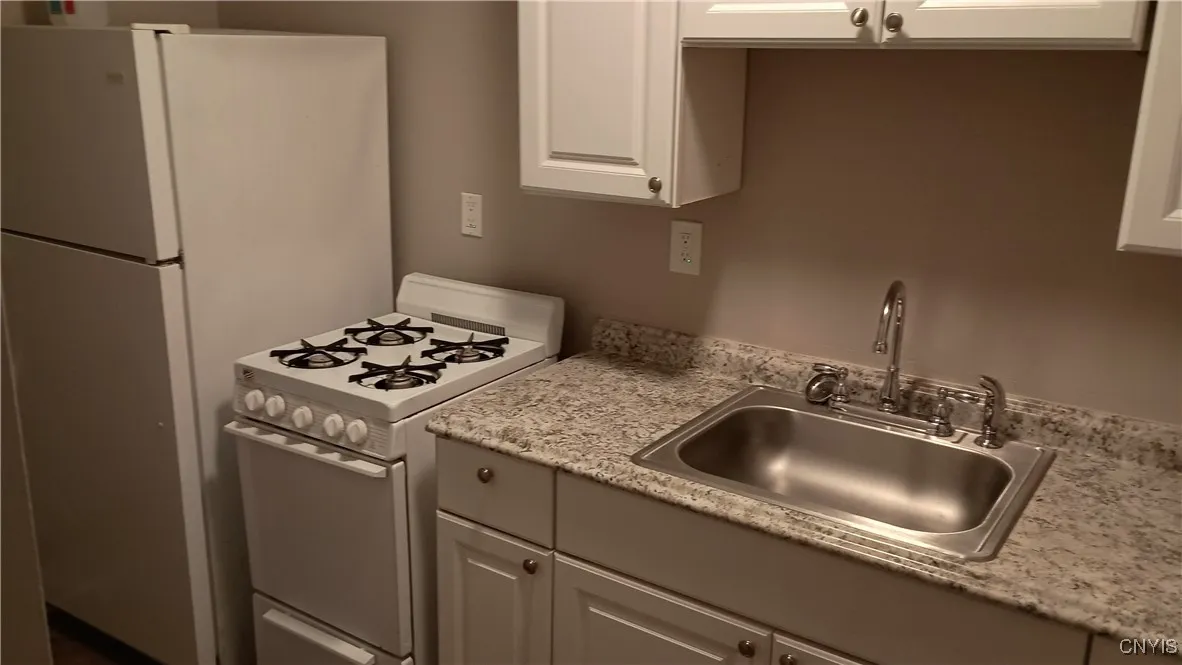 223 State Street, Watertown City, New York 13601, Watertown City, New York 13601, 1 Bedroom Bedrooms, 4 Rooms Rooms,1 BathroomBathrooms,Residential Lease,For Rent,223 State Street, Watertown City, New York 13601,0,S1636073