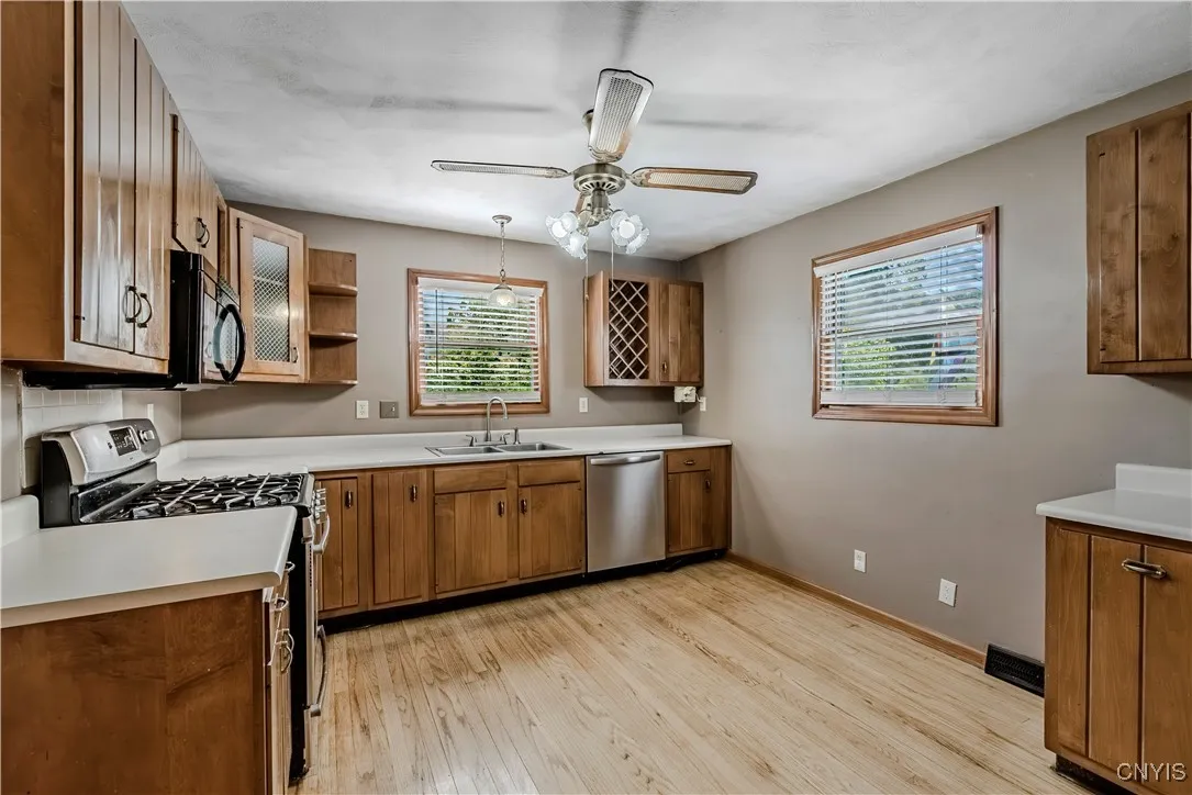 1301 Franklyn Street, Rome, New York 13440, Rome, New York 13440, 5 Bedrooms Bedrooms, 12 Rooms Rooms,2 BathroomsBathrooms,Residential,For Sale,1301 Franklyn Street, Rome, New York 13440,0,S1634436