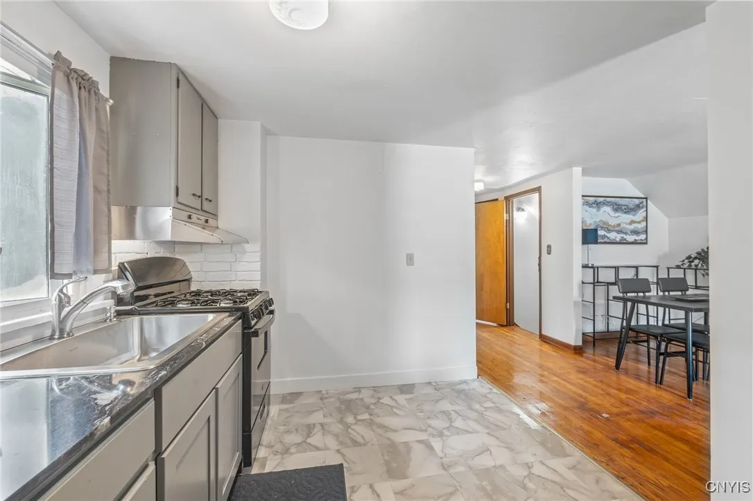 512 Boyden Street, Syracuse, New York 13206, Syracuse, New York 13206, 4 Bedrooms Bedrooms, ,2 BathroomsBathrooms,Residential,Closed,512 Boyden Street, Syracuse, New York 13206,0,S1636076