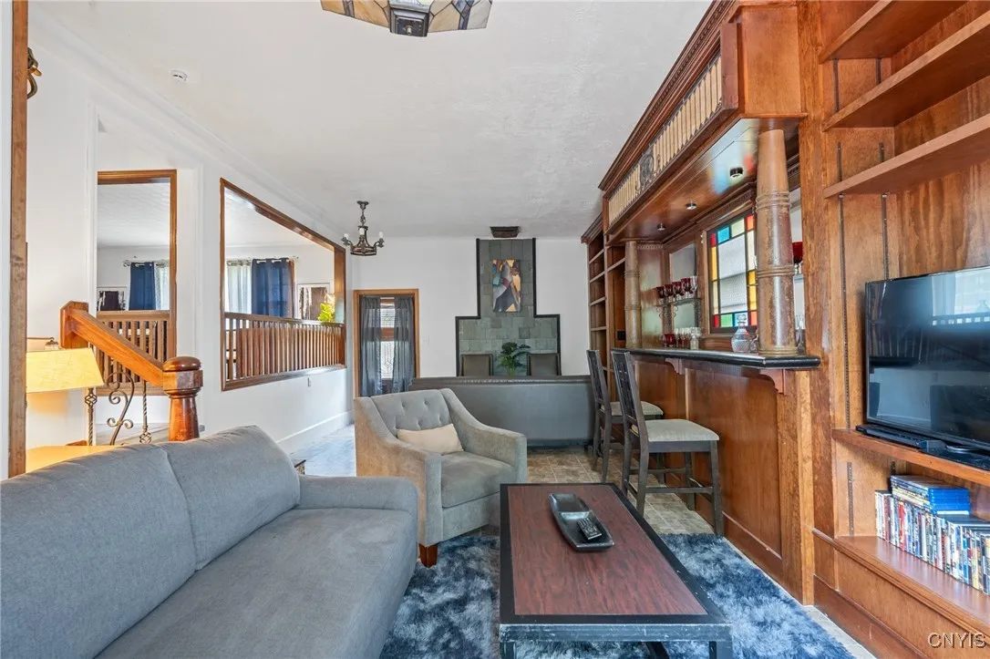 512 Boyden Street, Syracuse, New York 13206, Syracuse, New York 13206, 4 Bedrooms Bedrooms, ,2 BathroomsBathrooms,Residential,Closed,512 Boyden Street, Syracuse, New York 13206,0,S1636076