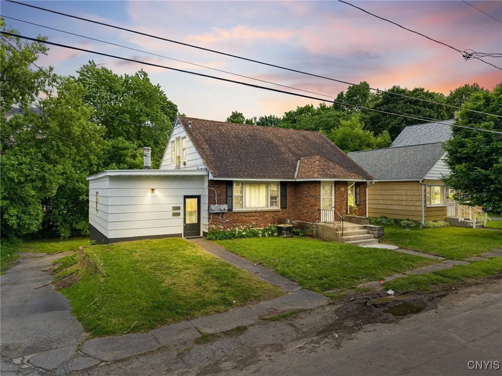 512 Boyden Street, Syracuse, New York 13206, Syracuse, New York 13206, 4 Bedrooms Bedrooms, ,2 BathroomsBathrooms,Residential,Closed,512 Boyden Street, Syracuse, New York 13206,0,S1636076