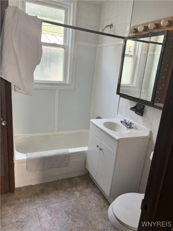 319 Barnard Street, Buffalo, New York 14206, Buffalo, New York 14206, 4 Bedrooms Bedrooms, ,2 BathroomsBathrooms,Residential,For Sale,319 Barnard Street, Buffalo, New York 14206,0,B1636058