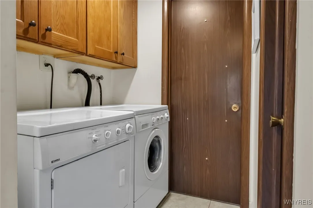 92 Wellington Court, Amherst, New York 14221, Amherst, New York 14221, 3 Bedrooms Bedrooms, 9 Rooms Rooms,1 BathroomBathrooms,Residential,For Sale,92 Wellington Court, Amherst, New York 14221,0,B1635839