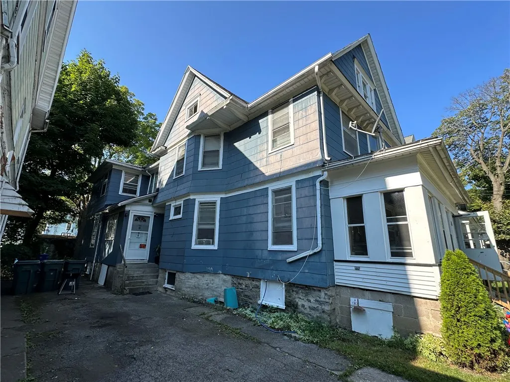 63 Peck Street, Rochester, New York 14609, Rochester, New York 14609, 6 Bedrooms Bedrooms, ,2 BathroomsBathrooms,Residential,For Sale,63 Peck Street, Rochester, New York 14609,0,R1635431
