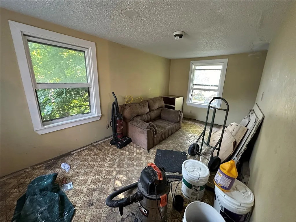 63 Peck Street, Rochester, New York 14609, Rochester, New York 14609, 6 Bedrooms Bedrooms, ,2 BathroomsBathrooms,Residential,For Sale,63 Peck Street, Rochester, New York 14609,0,R1635431