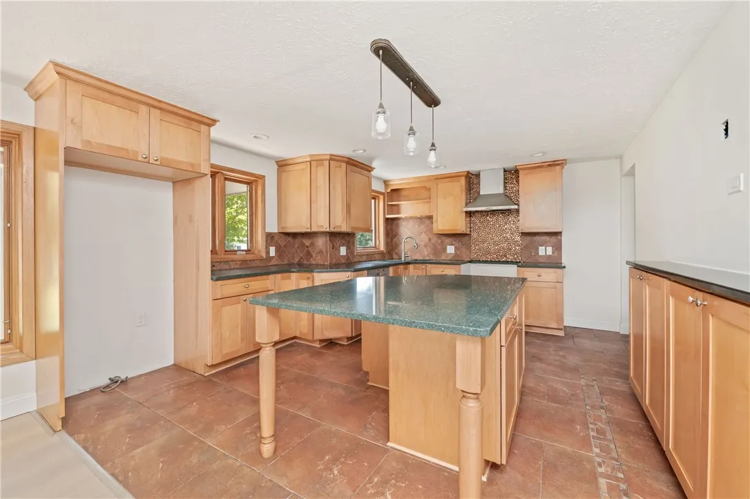 515 Manitou Road, Parma, New York 14468, Parma, New York 14468, 3 Bedrooms Bedrooms, 11 Rooms Rooms,2 BathroomsBathrooms,Residential,For Sale,515 Manitou Road, Parma, New York 14468,0,R1635827