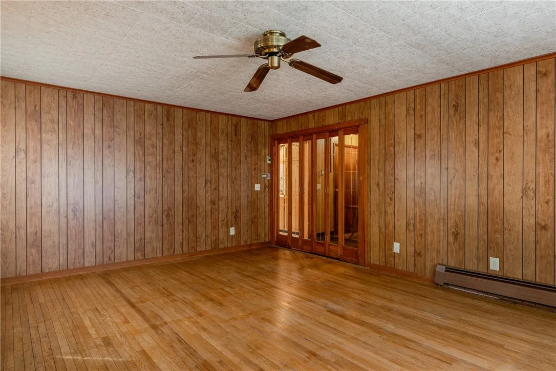 327 Noble Street, Elmira City, New York 14901, Elmira City, New York 14901, 3 Bedrooms Bedrooms, 7 Rooms Rooms,1 BathroomBathrooms,Residential,For Sale,327 Noble Street, Elmira City, New York 14901,0,R1634024