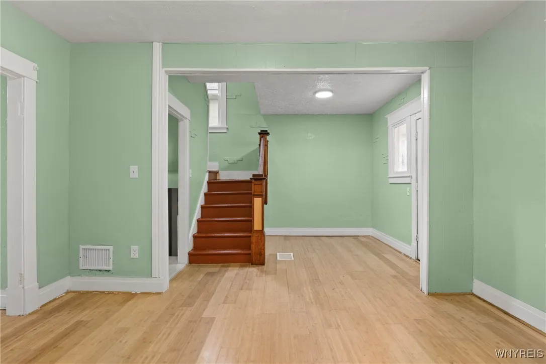640 E Delavan Ave Avenue N, Buffalo, New York 1421, Buffalo, New York 14215, 4 Bedrooms Bedrooms, 7 Rooms Rooms,2 BathroomsBathrooms,Residential,For Sale,640 E Delavan Ave Avenue N, Buffalo, New York 1421,0,B1636006