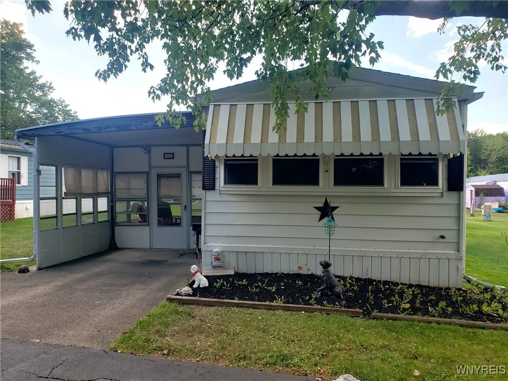 77 Lakewood Village, Shelby, New York 14103, Shelby, New York 14103, 2 Bedrooms Bedrooms, 6 Rooms Rooms,1 BathroomBathrooms,Residential,For Sale,77 Lakewood Village, Shelby, New York 14103,0,B1635701