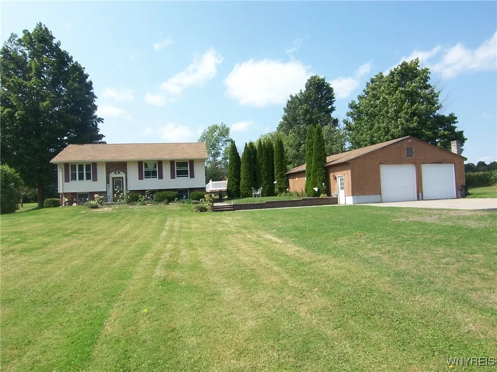 9196 Transit Road, Stafford, New York 14143, Stafford, New York 14143, 4 Bedrooms Bedrooms, 8 Rooms Rooms,1 BathroomBathrooms,Residential,For Sale,9196 Transit Road, Stafford, New York 14143,0,B1636012