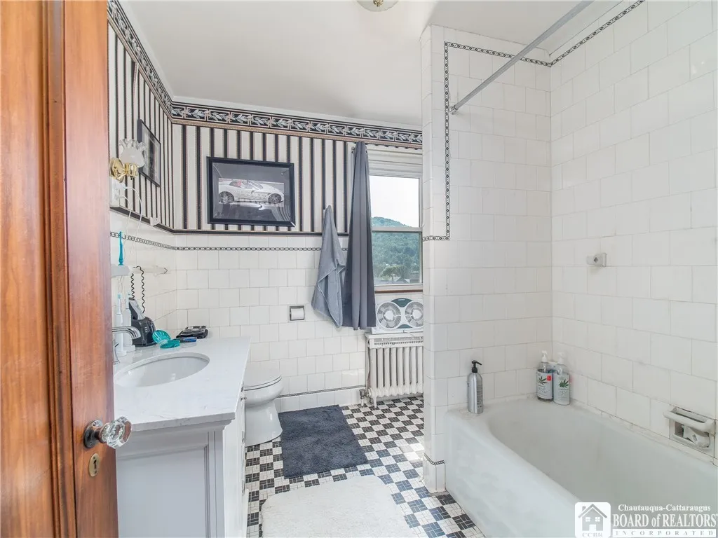 25 School Street, Bradford City, Pennsylvania 1670, Bradford City, Pennsylvania 16701, 5 Bedrooms Bedrooms, 16 Rooms Rooms,3 BathroomsBathrooms,Residential,For Sale,25 School Street, Bradford City, Pennsylvania 1670,0,R1636137