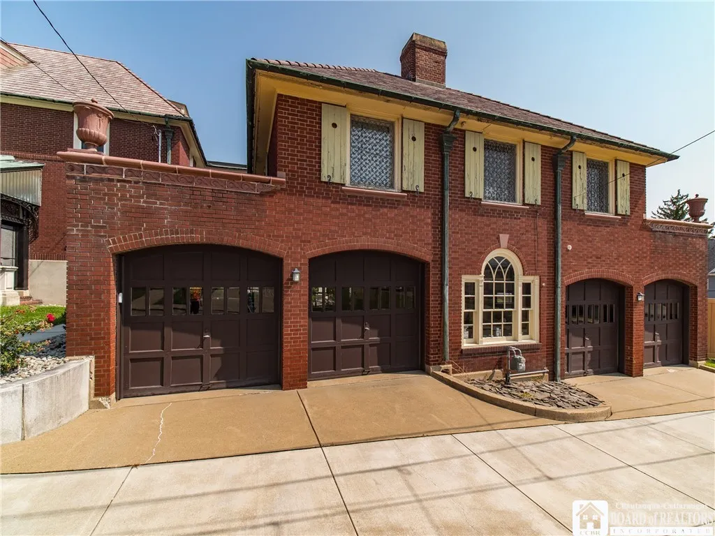 25 School Street, Bradford City, Pennsylvania 1670, Bradford City, Pennsylvania 16701, 5 Bedrooms Bedrooms, 16 Rooms Rooms,3 BathroomsBathrooms,Residential,For Sale,25 School Street, Bradford City, Pennsylvania 1670,0,R1636137