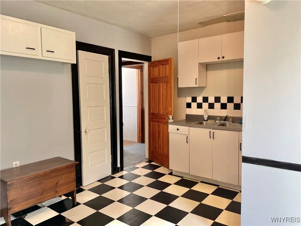 23 Muskingum Street, Lancaster, New York 14043, Lancaster, New York 14043, 4 Bedrooms Bedrooms, ,2 BathroomsBathrooms,Residential,For Sale,23 Muskingum Street, Lancaster, New York 14043,0,B1634953