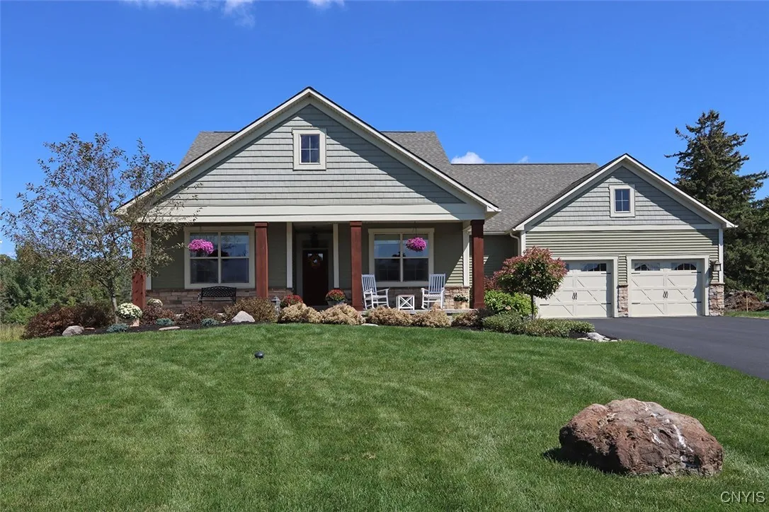 117 Indian Runner Cir Circle, Manlius, New York 13, Manlius, New York 13104, 5 Bedrooms Bedrooms, 8 Rooms Rooms,4 BathroomsBathrooms,Residential,For Sale,117 Indian Runner Cir Circle, Manlius, New York 13,0,S1635978