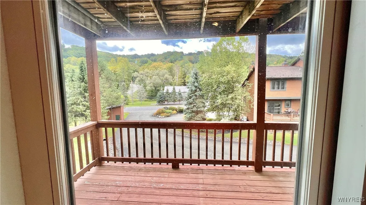 14 Stone, Ellicottville, New York 14731, Ellicottville, New York 14731, 4 Bedrooms Bedrooms, 8 Rooms Rooms,2 BathroomsBathrooms,Residential,Closed,14 Stone, Ellicottville, New York 14731,0,B1636114