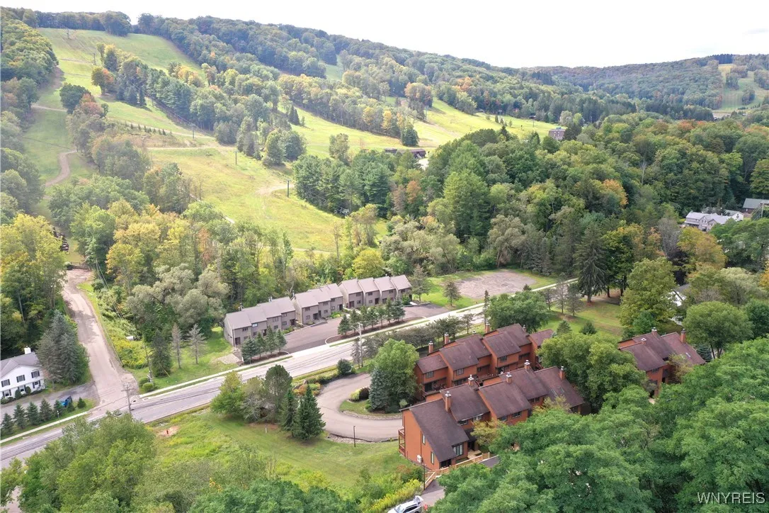 14 Stone, Ellicottville, New York 14731, Ellicottville, New York 14731, 4 Bedrooms Bedrooms, 8 Rooms Rooms,2 BathroomsBathrooms,Residential,Closed,14 Stone, Ellicottville, New York 14731,0,B1636114