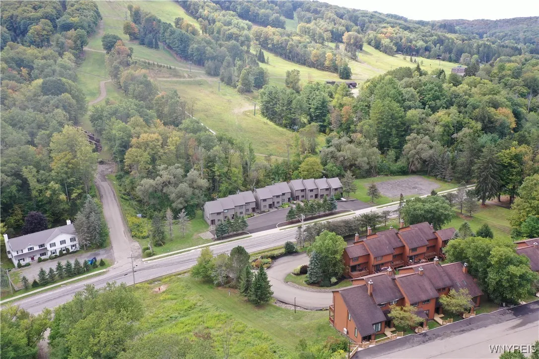 14 Stone, Ellicottville, New York 14731, Ellicottville, New York 14731, 4 Bedrooms Bedrooms, 8 Rooms Rooms,2 BathroomsBathrooms,Residential,Closed,14 Stone, Ellicottville, New York 14731,0,B1636114