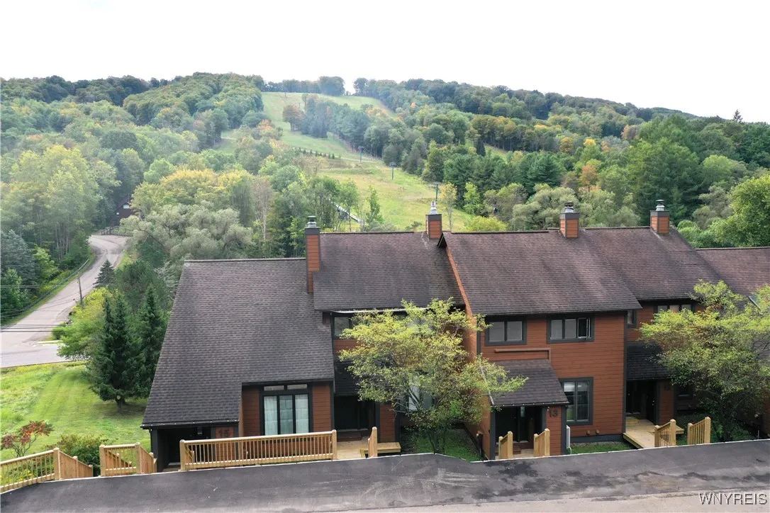 14 Stone, Ellicottville, New York 14731, Ellicottville, New York 14731, 4 Bedrooms Bedrooms, 8 Rooms Rooms,2 BathroomsBathrooms,Residential,Closed,14 Stone, Ellicottville, New York 14731,0,B1636114