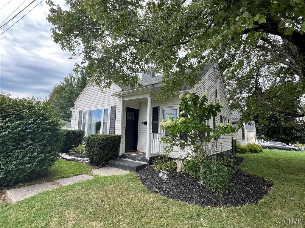 131 Barben Avenue, Watertown City, New York 13601, Watertown City, New York 13601, 3 Bedrooms Bedrooms, 8 Rooms Rooms,2 BathroomsBathrooms,Residential,For Sale,131 Barben Avenue, Watertown City, New York 13601,0,S1636119