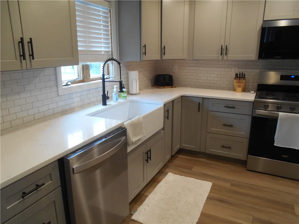 26 Chase Street, Auburn, New York 13021, Auburn, New York 13021, 3 Bedrooms Bedrooms, 9 Rooms Rooms,2 BathroomsBathrooms,Residential,For Sale,26 Chase Street, Auburn, New York 13021,0,R1636168