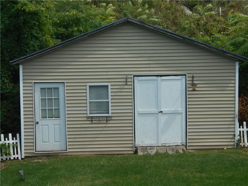 26 Chase Street, Auburn, New York 13021, Auburn, New York 13021, 3 Bedrooms Bedrooms, 9 Rooms Rooms,2 BathroomsBathrooms,Residential,For Sale,26 Chase Street, Auburn, New York 13021,0,R1636168