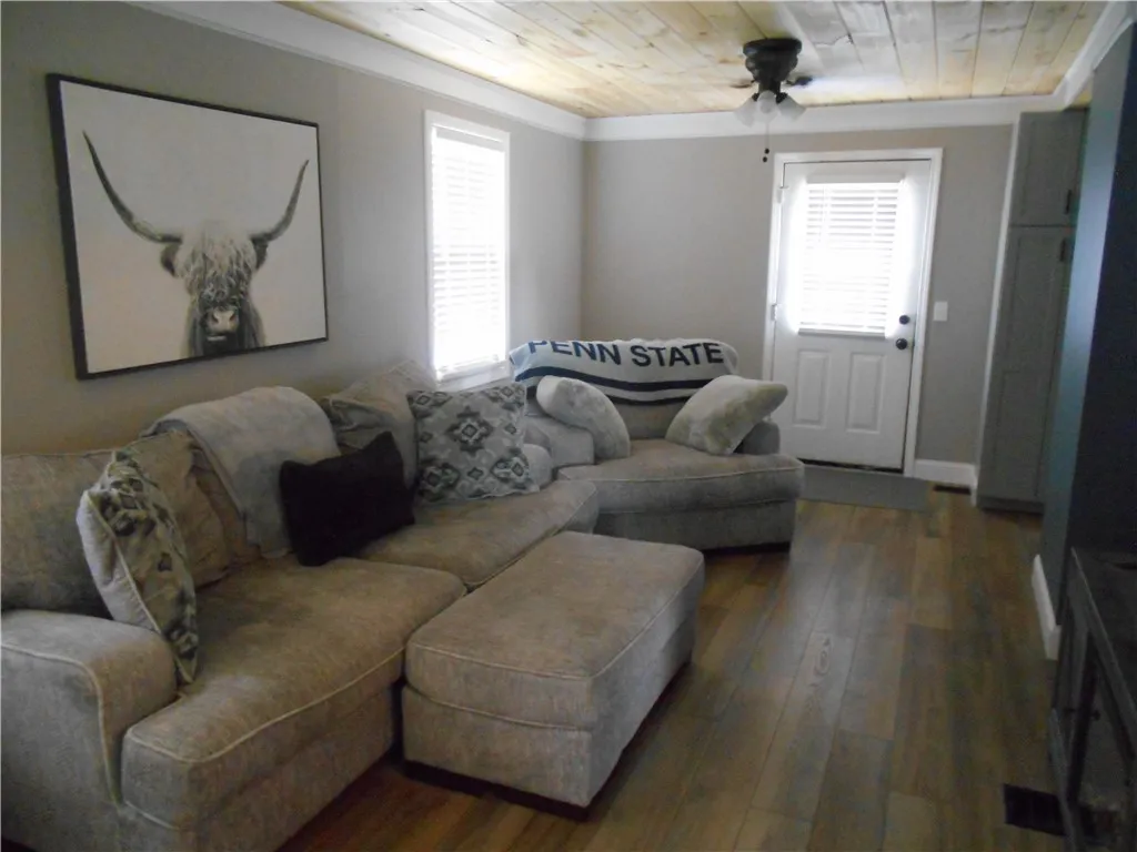 26 Chase Street, Auburn, New York 13021, Auburn, New York 13021, 3 Bedrooms Bedrooms, 9 Rooms Rooms,2 BathroomsBathrooms,Residential,For Sale,26 Chase Street, Auburn, New York 13021,0,R1636168