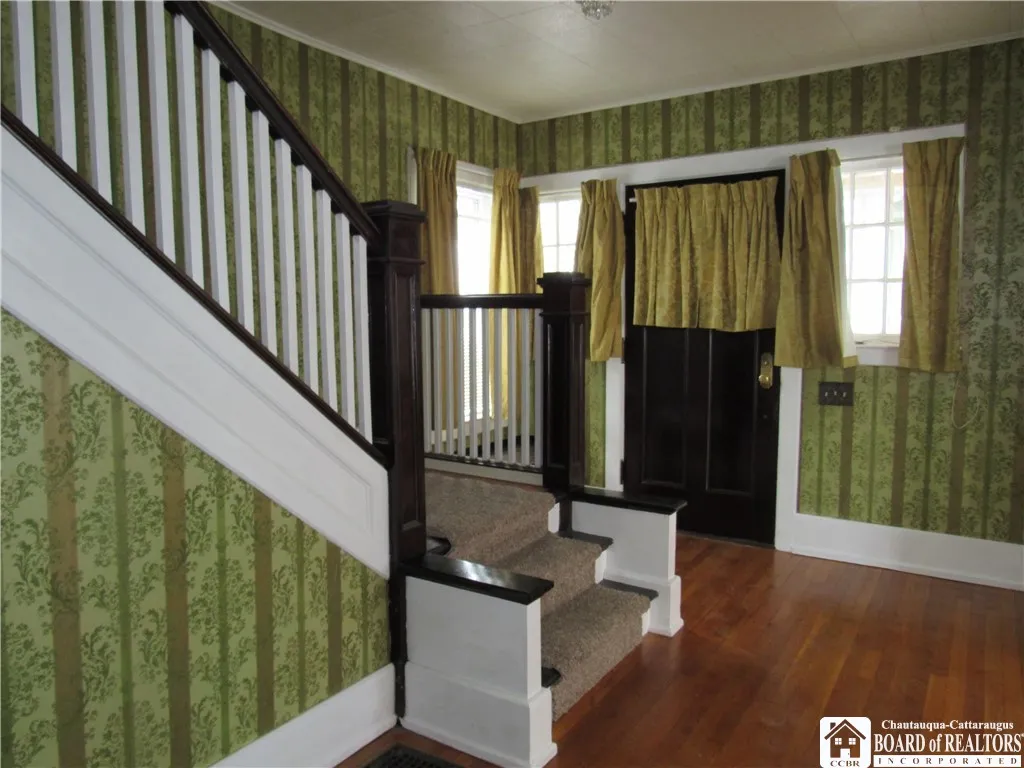 135 South Main Street, Jamestown, New York 14701, Jamestown, New York 14701, 3 Bedrooms Bedrooms, 9 Rooms Rooms,1 BathroomBathrooms,Residential,For Sale,135 South Main Street, Jamestown, New York 14701,0,R1635960