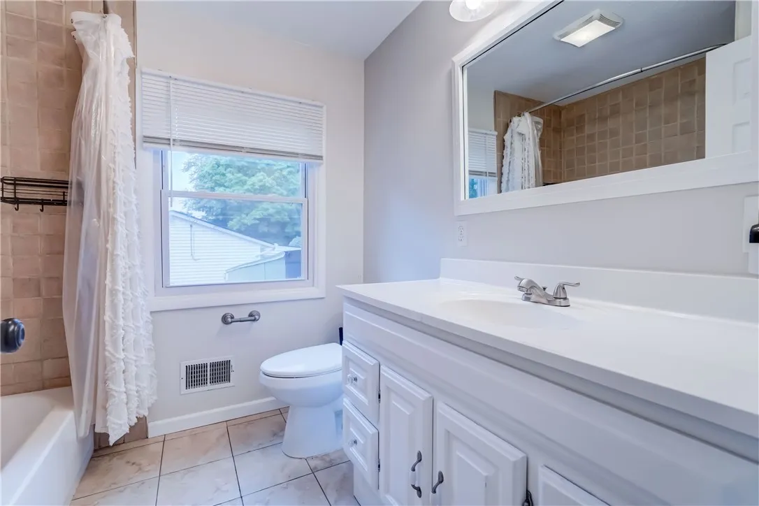 232 Meadowbriar Road, Greece, New York 14616, Greece, New York 14616, 4 Bedrooms Bedrooms, 10 Rooms Rooms,2 BathroomsBathrooms,Residential Lease,For Rent,232 Meadowbriar Road, Greece, New York 14616,0,R1636178