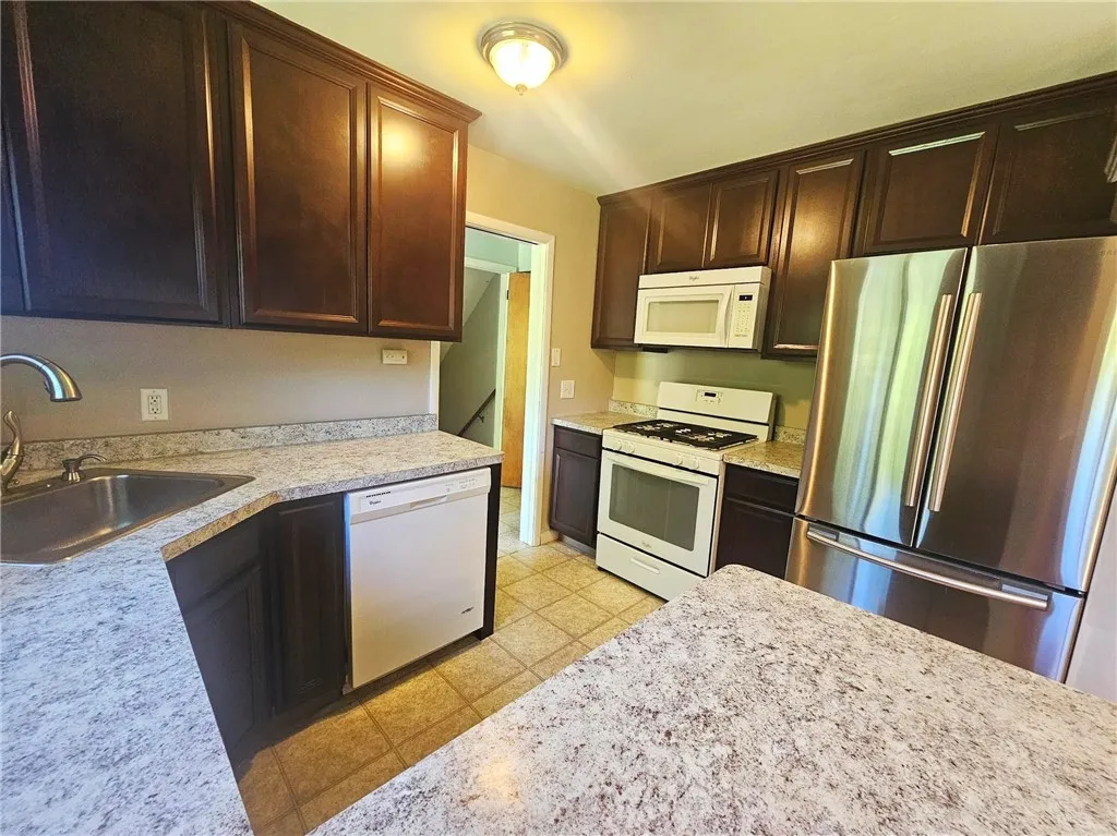 354 Marsh Road, Pittsford, New York 14534, Pittsford, New York 14534, 4 Bedrooms Bedrooms, 7 Rooms Rooms,2 BathroomsBathrooms,Residential Lease,For Rent,354 Marsh Road, Pittsford, New York 14534,0,R1635457