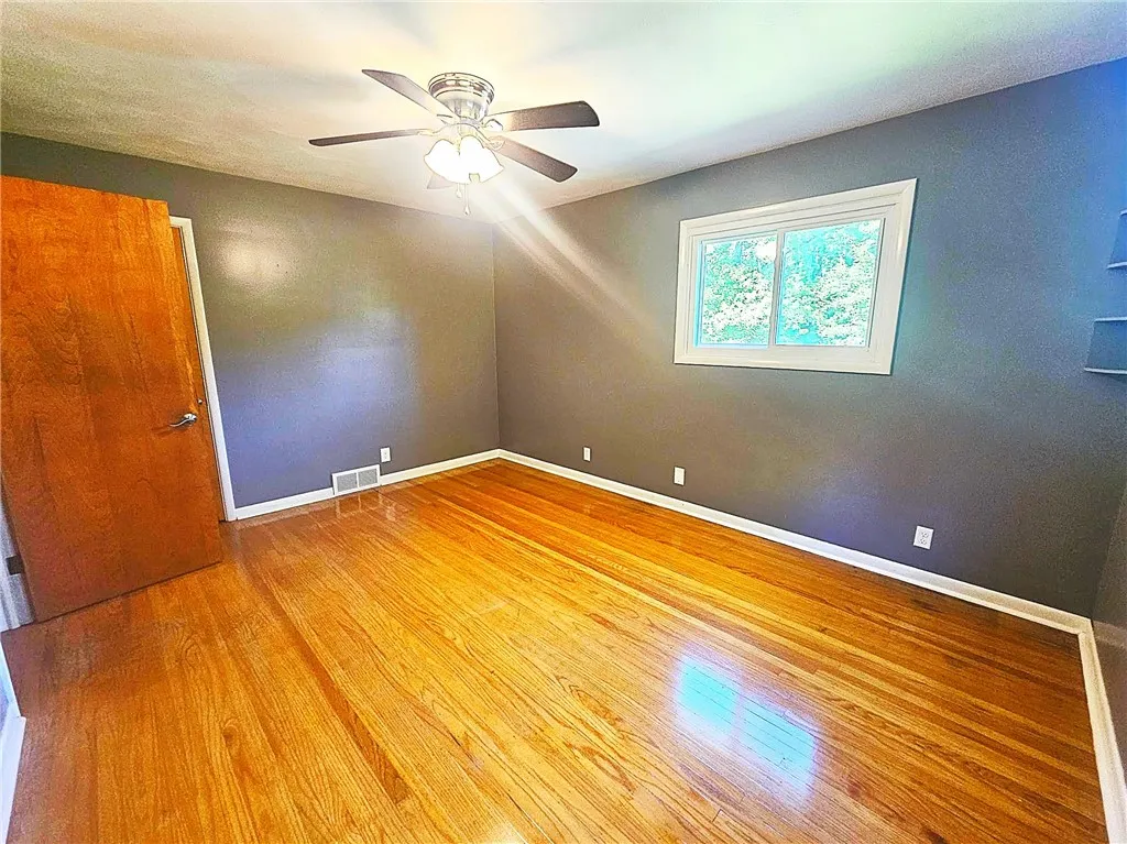 354 Marsh Road, Pittsford, New York 14534, Pittsford, New York 14534, 4 Bedrooms Bedrooms, 7 Rooms Rooms,2 BathroomsBathrooms,Residential Lease,For Rent,354 Marsh Road, Pittsford, New York 14534,0,R1635457
