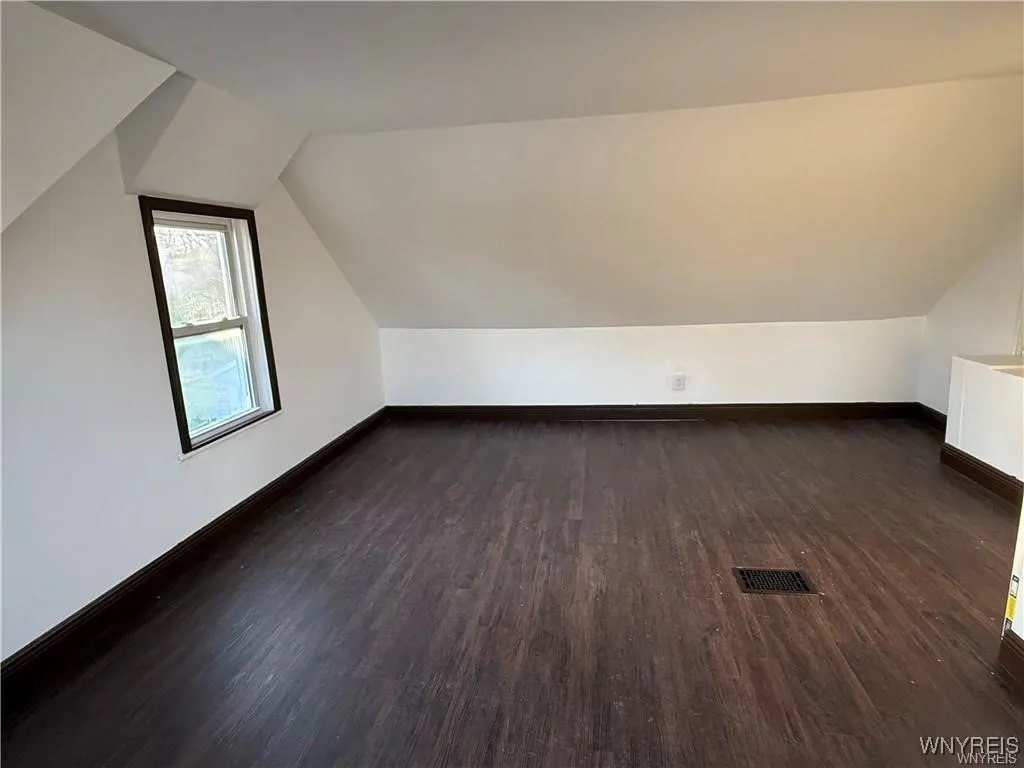 104 Balbach Drive, Cheektowaga, New York 14225, Cheektowaga, New York 14225, 4 Bedrooms Bedrooms, 6 Rooms Rooms,1 BathroomBathrooms,Residential Lease,For Rent,104 Balbach Drive, Cheektowaga, New York 14225,0,B1636164