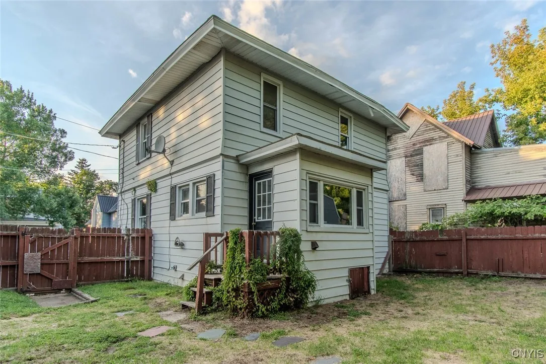 522 Frontenac Street, Watertown City, New York 136, Watertown City, New York 13601, 3 Bedrooms Bedrooms, 7 Rooms Rooms,1 BathroomBathrooms,Residential,For Sale,522 Frontenac Street, Watertown City, New York 136,0,S1636017