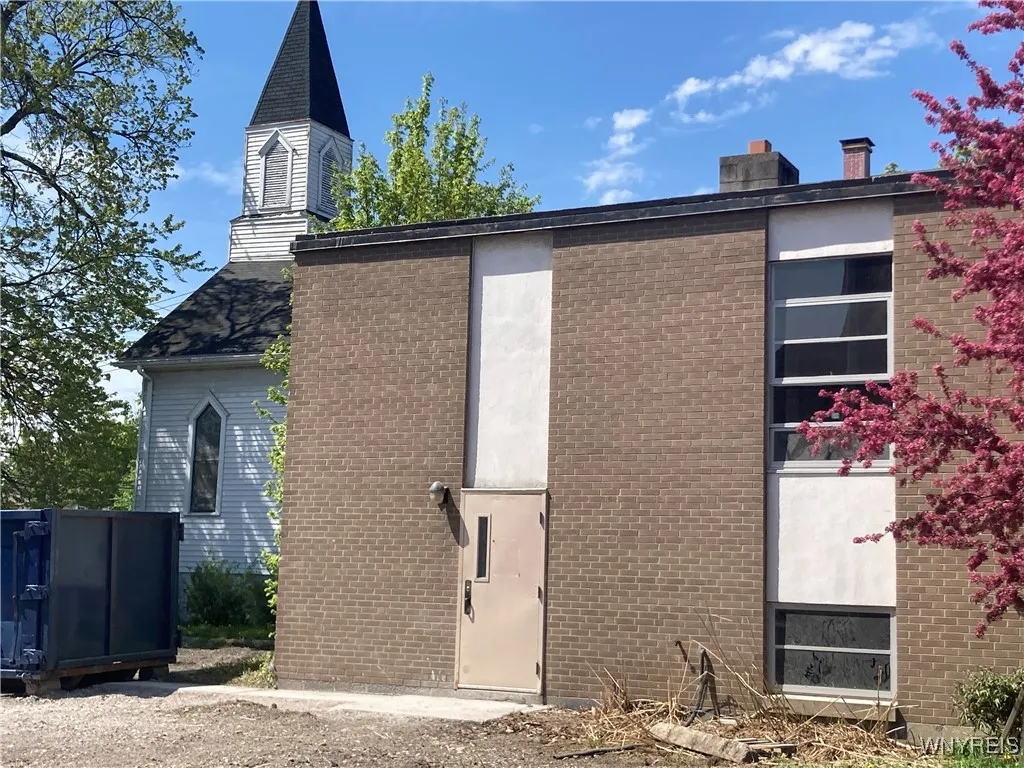 Section 2: Two-story attached classrooms, entrance