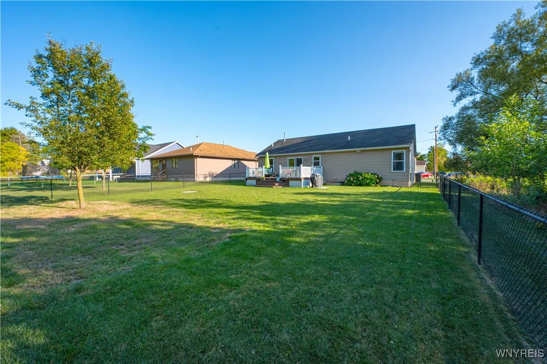 846 Falcon Drive, Lancaster, New York 14043, Lancaster, New York 14043, 3 Bedrooms Bedrooms, 8 Rooms Rooms,2 BathroomsBathrooms,Residential,For Sale,846 Falcon Drive, Lancaster, New York 14043,0,B1636257