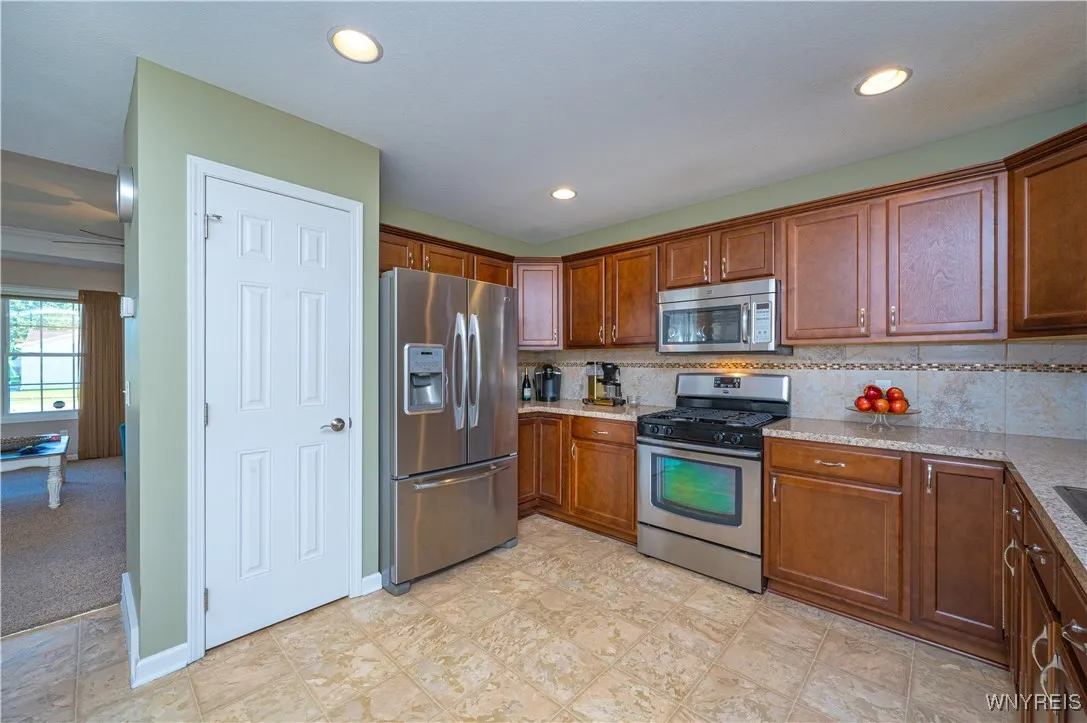 846 Falcon Drive, Lancaster, New York 14043, Lancaster, New York 14043, 3 Bedrooms Bedrooms, 8 Rooms Rooms,2 BathroomsBathrooms,Residential,For Sale,846 Falcon Drive, Lancaster, New York 14043,0,B1636257