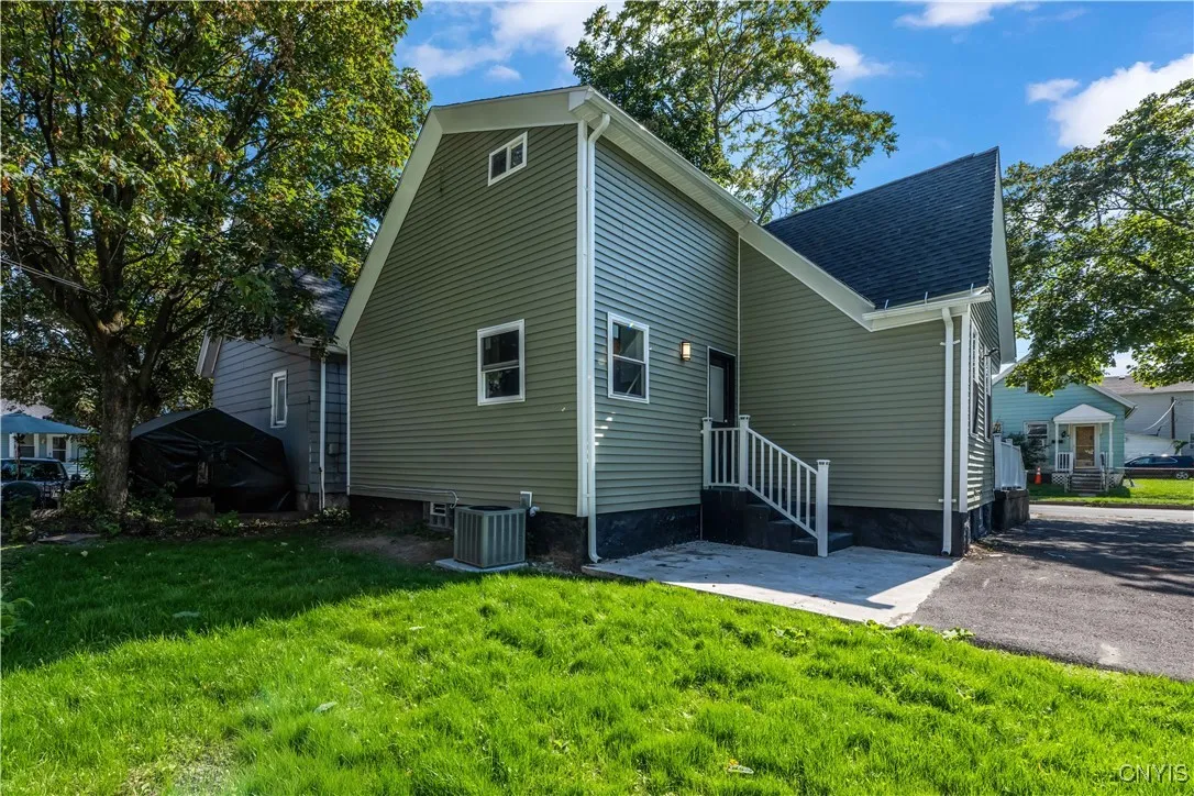 32 Violetta Street, Rochester, New York 14608, Rochester, New York 14608, 3 Bedrooms Bedrooms, 3 Rooms Rooms,2 BathroomsBathrooms,Residential,For Sale,32 Violetta Street, Rochester, New York 14608,0,S1636237