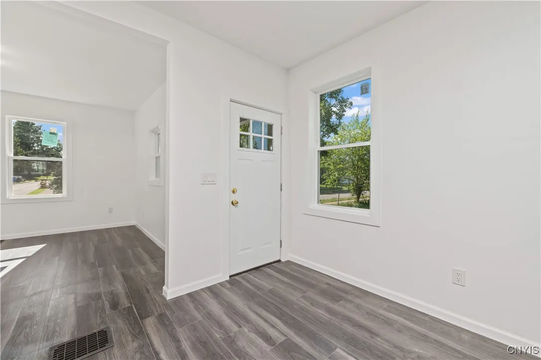 32 Violetta Street, Rochester, New York 14608, Rochester, New York 14608, 3 Bedrooms Bedrooms, 3 Rooms Rooms,2 BathroomsBathrooms,Residential,For Sale,32 Violetta Street, Rochester, New York 14608,0,S1636237