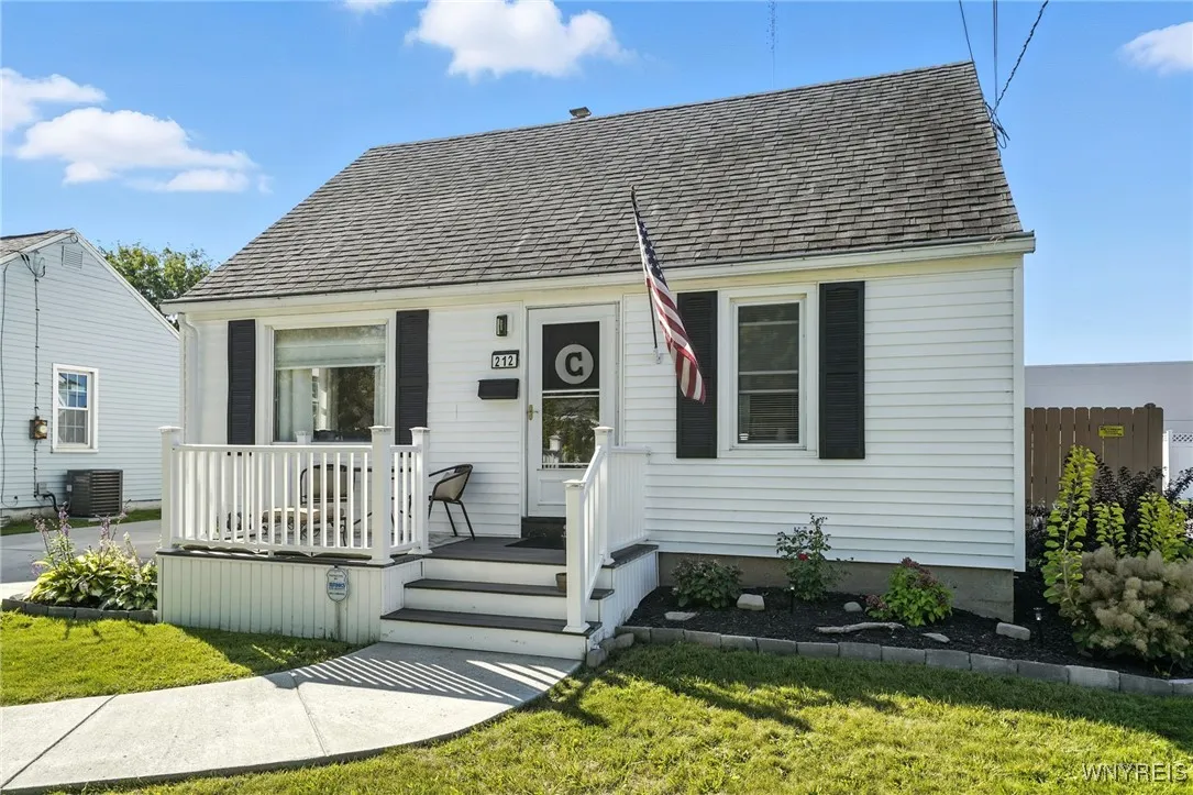 212 Hinman Avenue, Buffalo, New York 14216, Buffalo, New York 14216, 4 Bedrooms Bedrooms, 6 Rooms Rooms,1 BathroomBathrooms,Residential,Closed,212 Hinman Avenue, Buffalo, New York 14216,0,B1634072